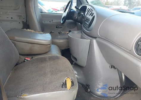 1999 Ford E-250 Commercial z USA, uszkodzony, nr VIN 1FTPE2420XHA30490